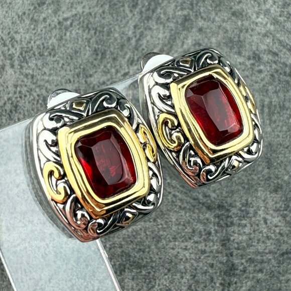 Vintage Costume Gold-Silver-Tone Red Rhinestone Clip On Earrings Unmarked 0.75" - Picture 1 of 10